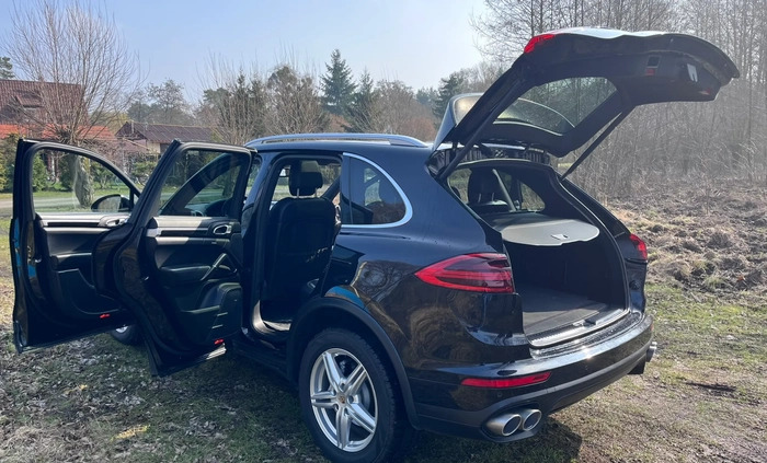 Porsche Cayenne cena 160000 przebieg: 190000, rok produkcji 2016 z Grudziądz małe 781